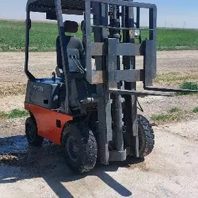 Kara Forklift 2015