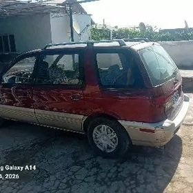 Mitsubishi Chariot 1994