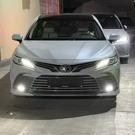 Toyota Camry 2021