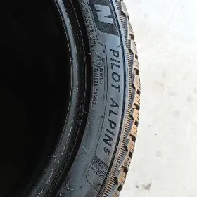 MISHELIN 235/45/18/ ÝYLY23