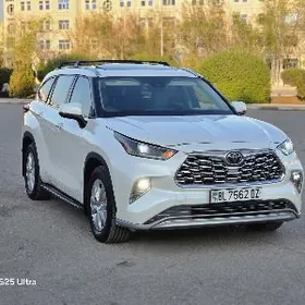 Toyota Highlander 2022
