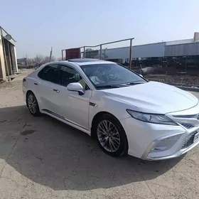 Toyota Camry 2018