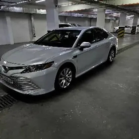 Toyota Camry 2018