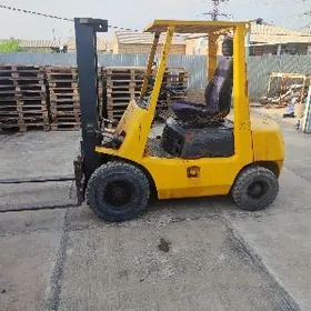 Kara Forklift 2010