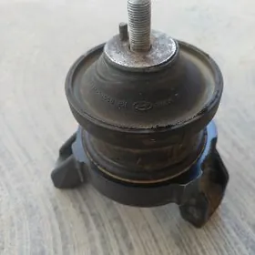 подушка двигателя