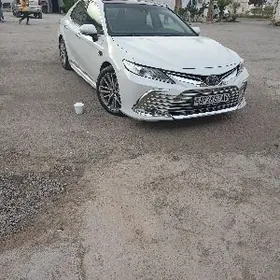 Toyota Camry 2018
