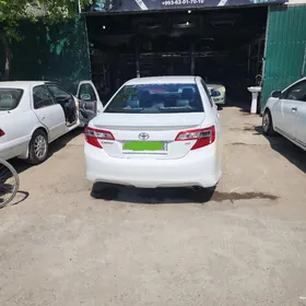 Toyota Camry 2012