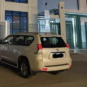 Toyota Land Cruiser Prado 2013