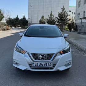 Nissan Versa 2021