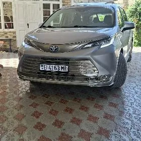 Toyota Sienna 2021