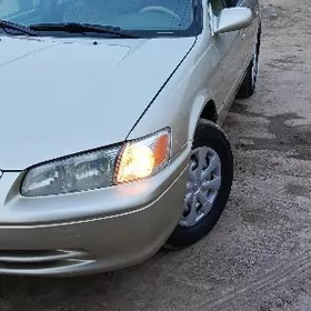 Toyota Camry 2000