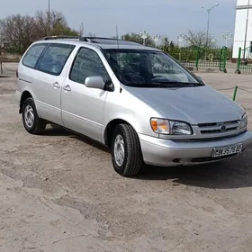 Toyota Sienna 1999
