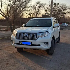 Toyota Land Cruiser Prado 2022