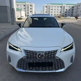 Lexus IS 2022