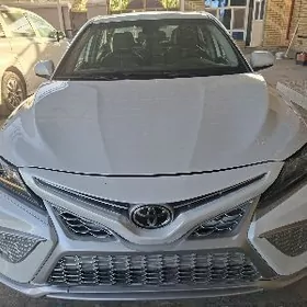 Toyota Camry 2021