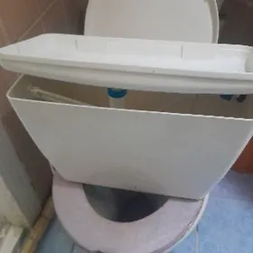 унитаз с стенном бочком