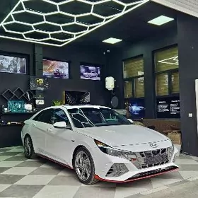 Hyundai Elantra 2024