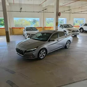 Hyundai Elantra 2022