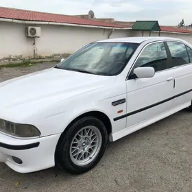 BMW E39 2000