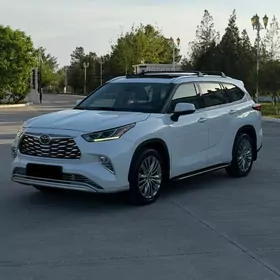Toyota Highlander 2021