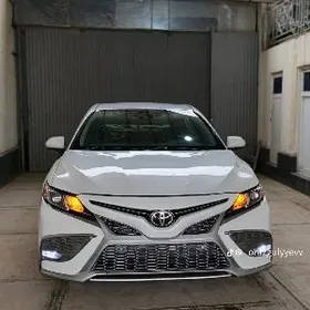 Toyota Camry 2020