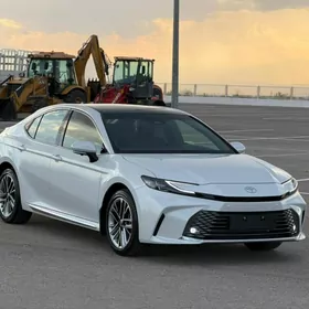 Toyota Camry 2025