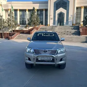 Toyota Hilux 2015