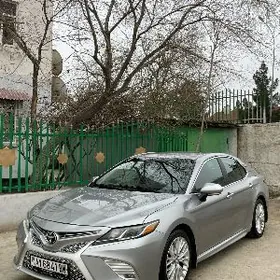 Toyota Camry 2018