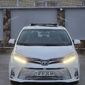 Toyota Sienna 2016