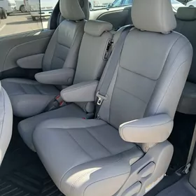 Toyota Sienna 2018