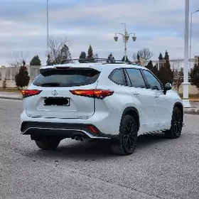 Toyota Highlander 2023