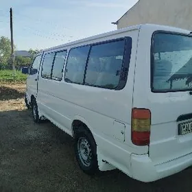 Toyota Hiace 2012