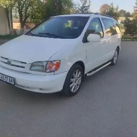 Toyota Sienna 1999