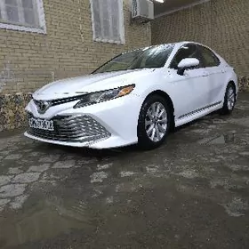 Toyota Camry 2018