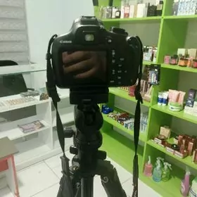 canon EOS 1200 D