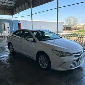 Toyota Camry 2017