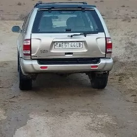 Nissan Pathfinder 2001