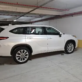 Toyota Highlander 2022