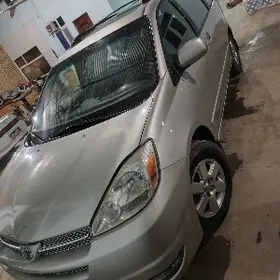 Toyota Sienna 2004