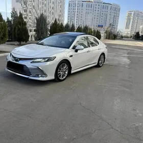Toyota Camry 2021