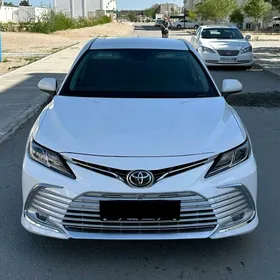 Toyota Camry 2021