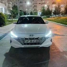 Hyundai Elantra 2023