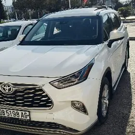 Toyota Highlander 2021