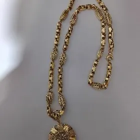 bold gyzyl kulony bilen