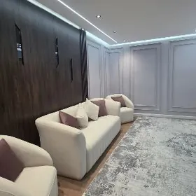 Центр 3 комн 1 этаж