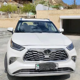 Toyota Highlander 2021