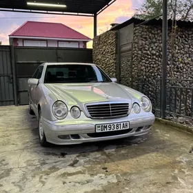 Mercedes-Benz E320 2000