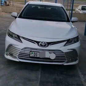 Toyota Camry 2018