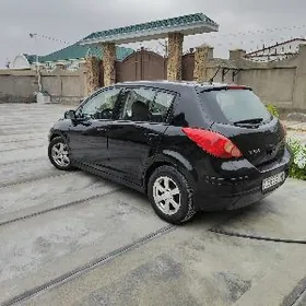 Nissan Versa 2010