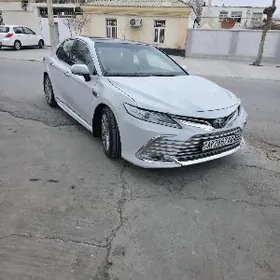 Toyota Camry 2018